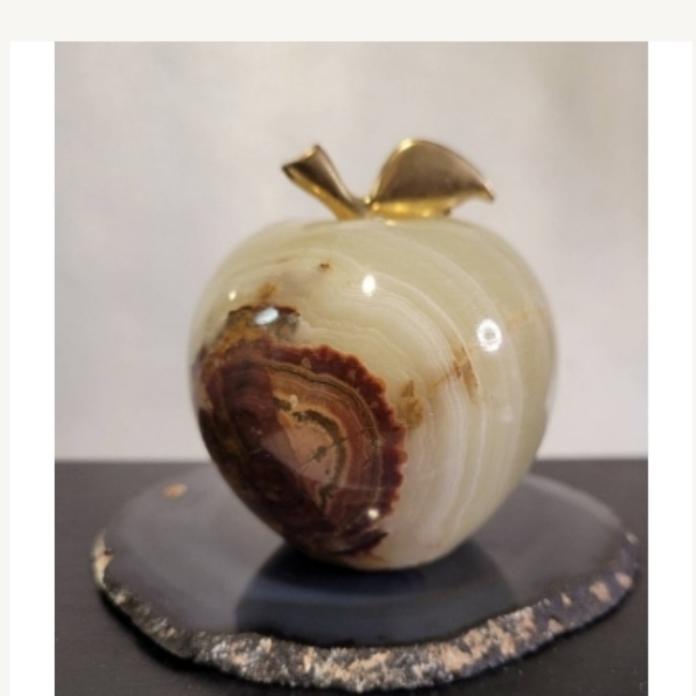 AAA Quality Natural Banded Onyx Apple.